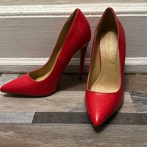 Red pumps